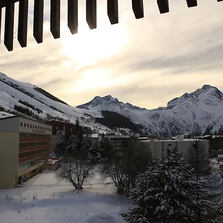 The People - Les 2 Alpes 3*